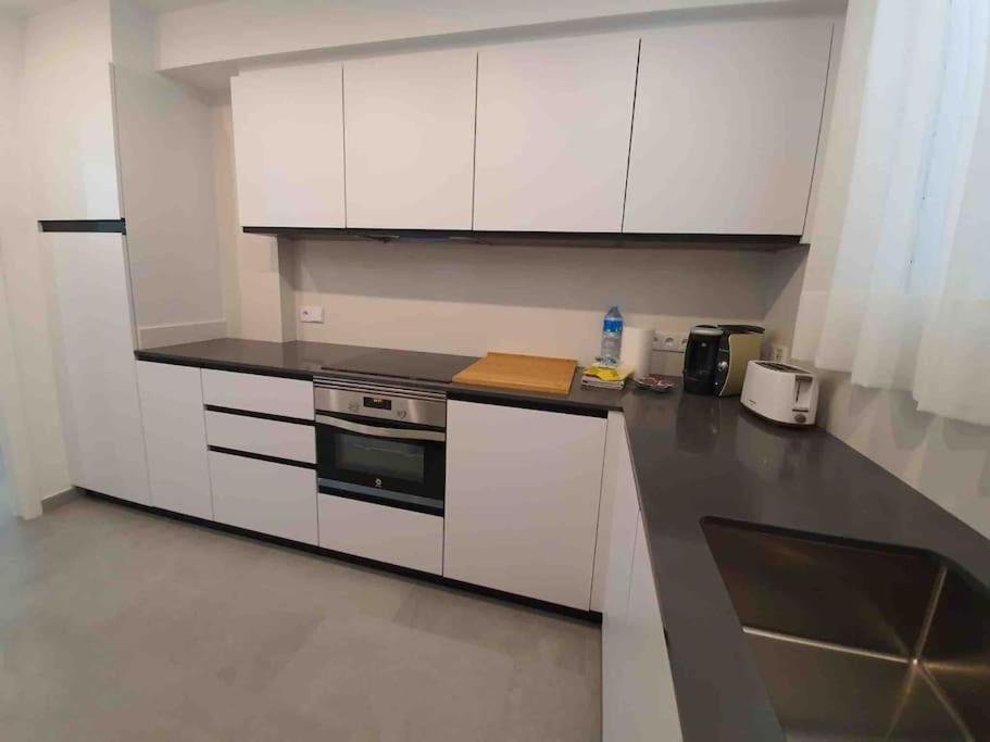 Piso Nuevo, Pk Pequeno Y A 5 Min De La Playa Caminando Apartment Кадакес Екстериор снимка